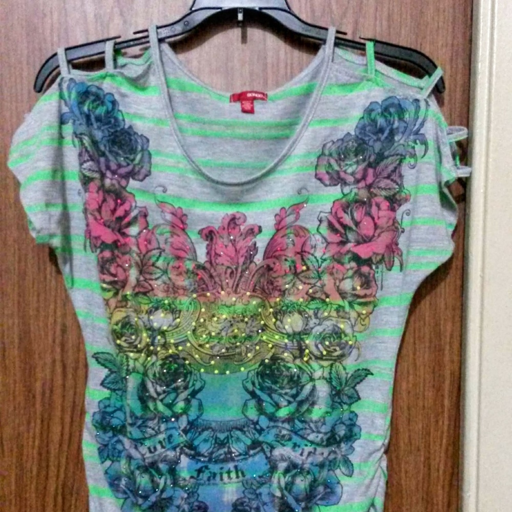 Bongo Cold Shoulder Top - Picture 10 of 11